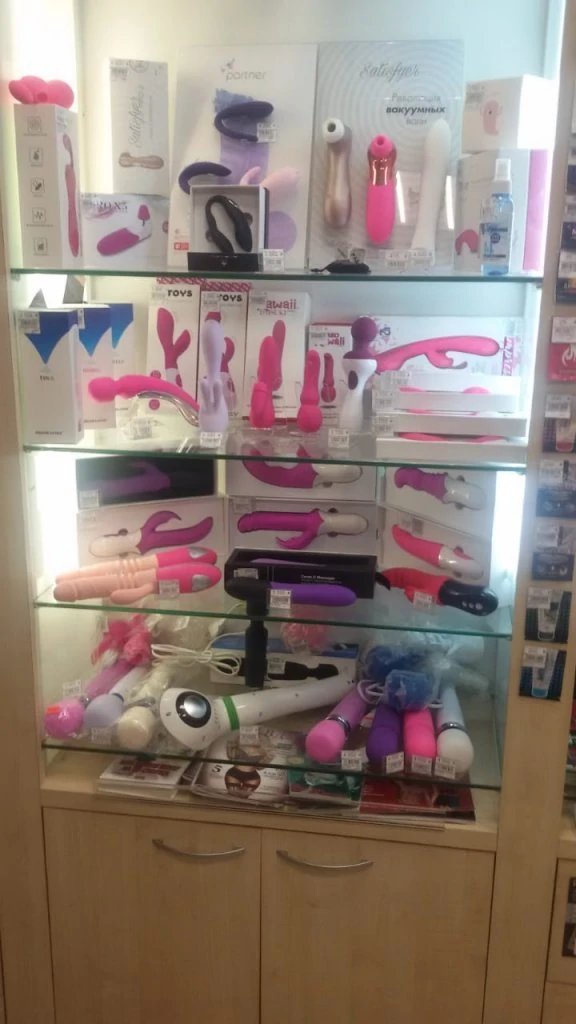 Витрина с игрушками Доктор Любви Галущака 2 А.jpeg