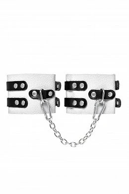 e3676ef3-da9b-4daa-a8b3-a3426047c070