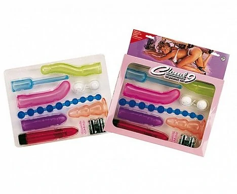 В набор входит многосткоростной вибромассажер, 3 различной формы насадки с ребристой поверхностью.