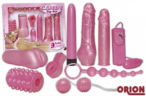 Розовый набор для Вашей спальни! Состоит из 9 предметов для разнообразия сексуальной жизни.