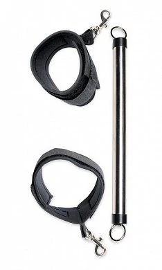 Наножники на жесткой сцепке Spreader Bar черные — купить в секс-шопе LoveDoctor