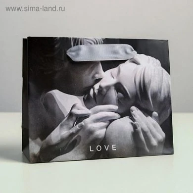 Подарочный пакет  LOVE 15х12 см — купить в секс-шопе LoveDoctor