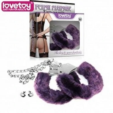 Наручники с мехом Lovetoy фиолетовые — купить в секс-шопе LoveDoctor